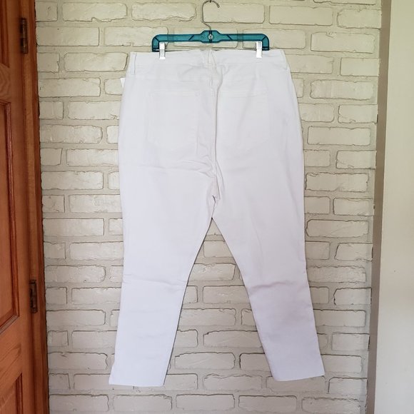 Good American Good Legs Crop Cascade Hem Jeans - Picture 7 of 14